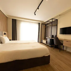 https://east-suites.qawrahotelsmalta.org